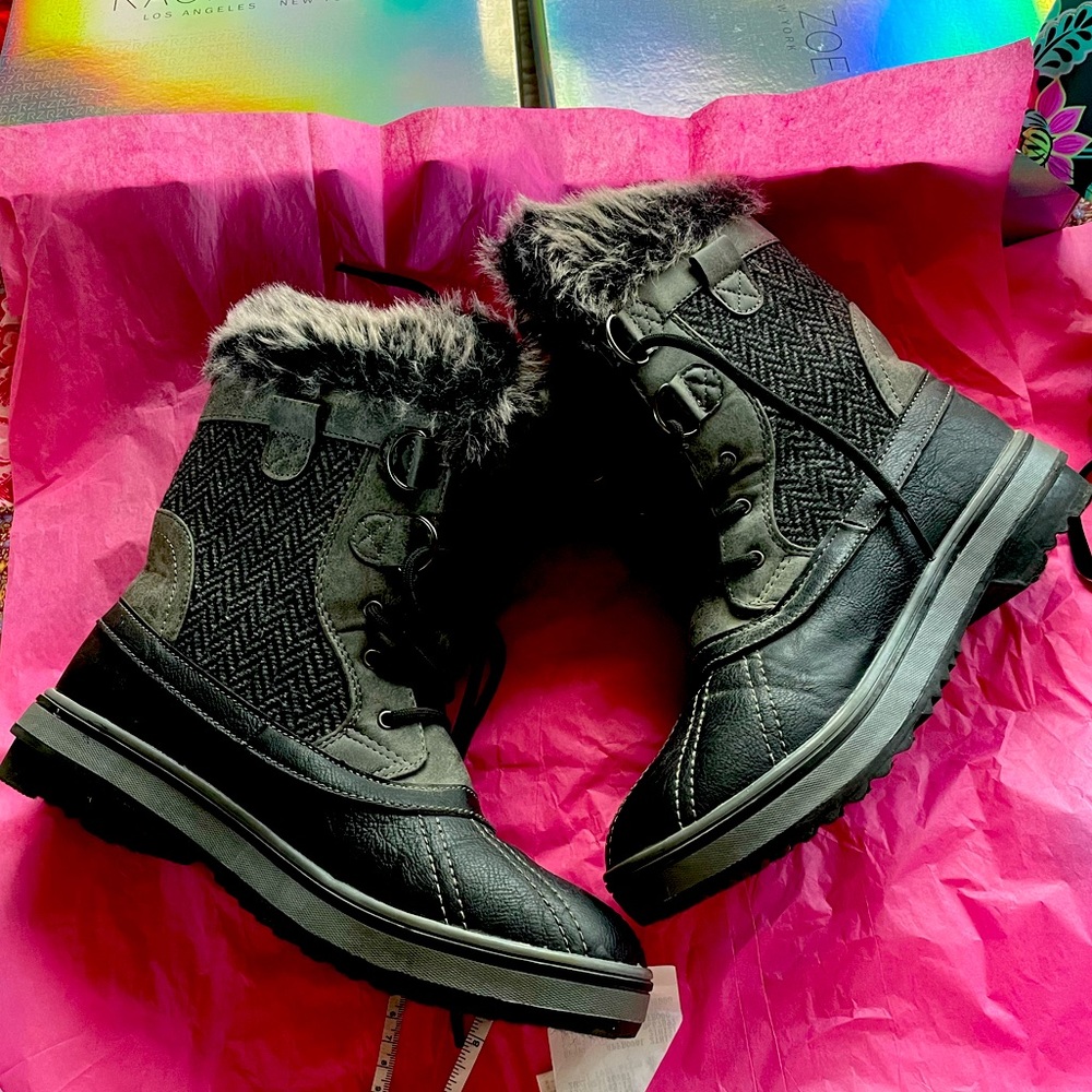 North side winter rain boots! Size 11EE! Pre owned